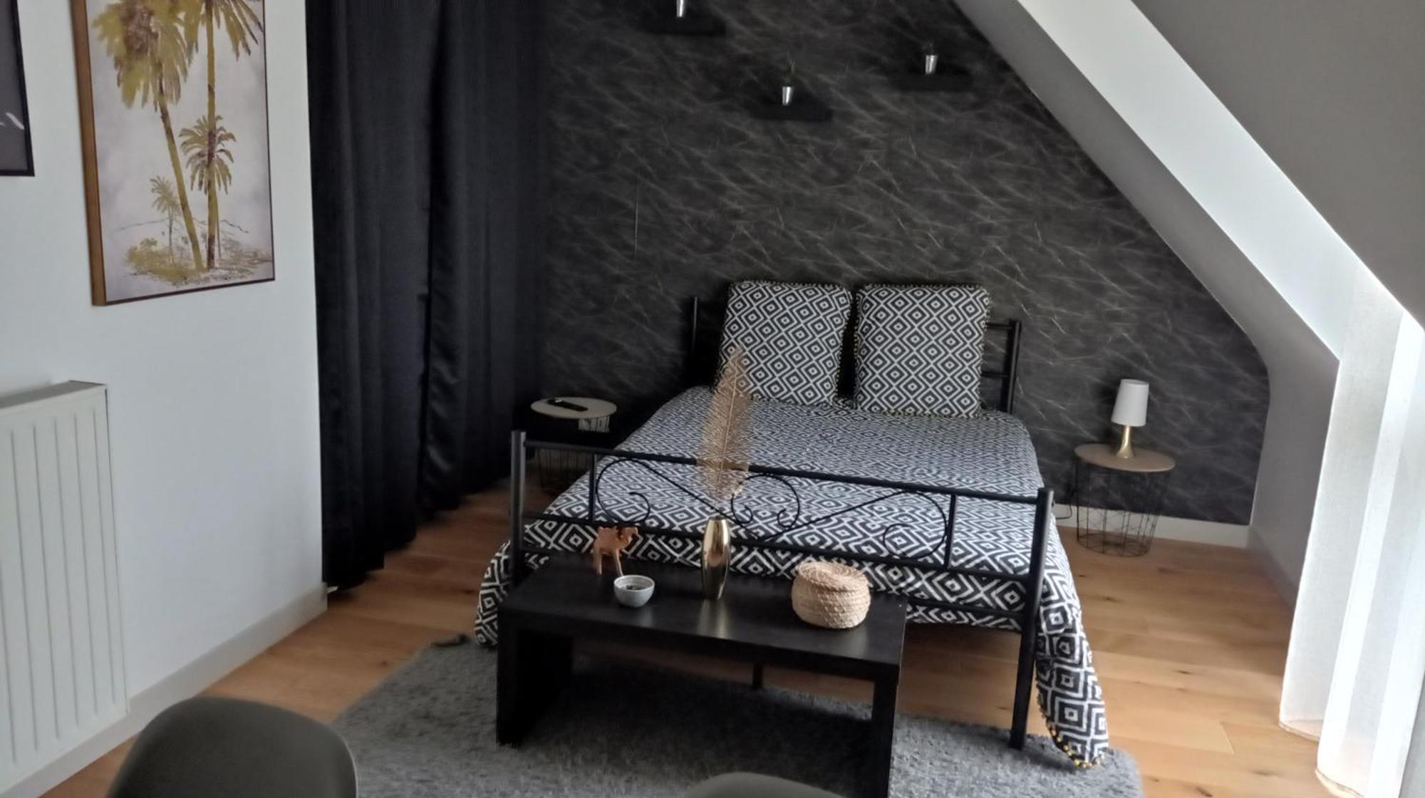 Au Bonheur Du Logis Hotell Fougères Exteriör bild